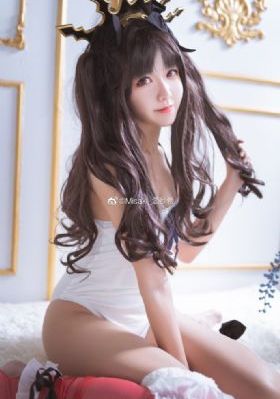 假正经